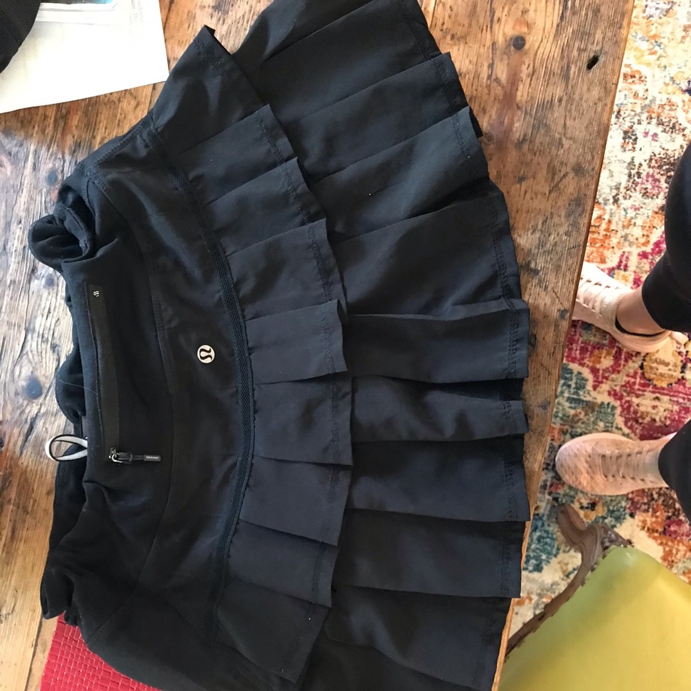 Black lululemon skirt